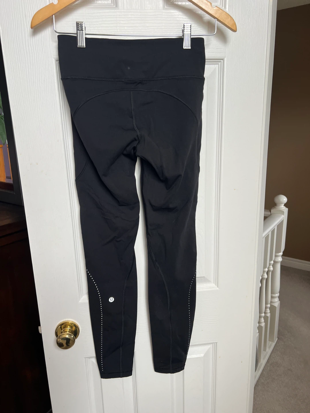 Like new Lululemon Black Leggings Size 4 - photo 2