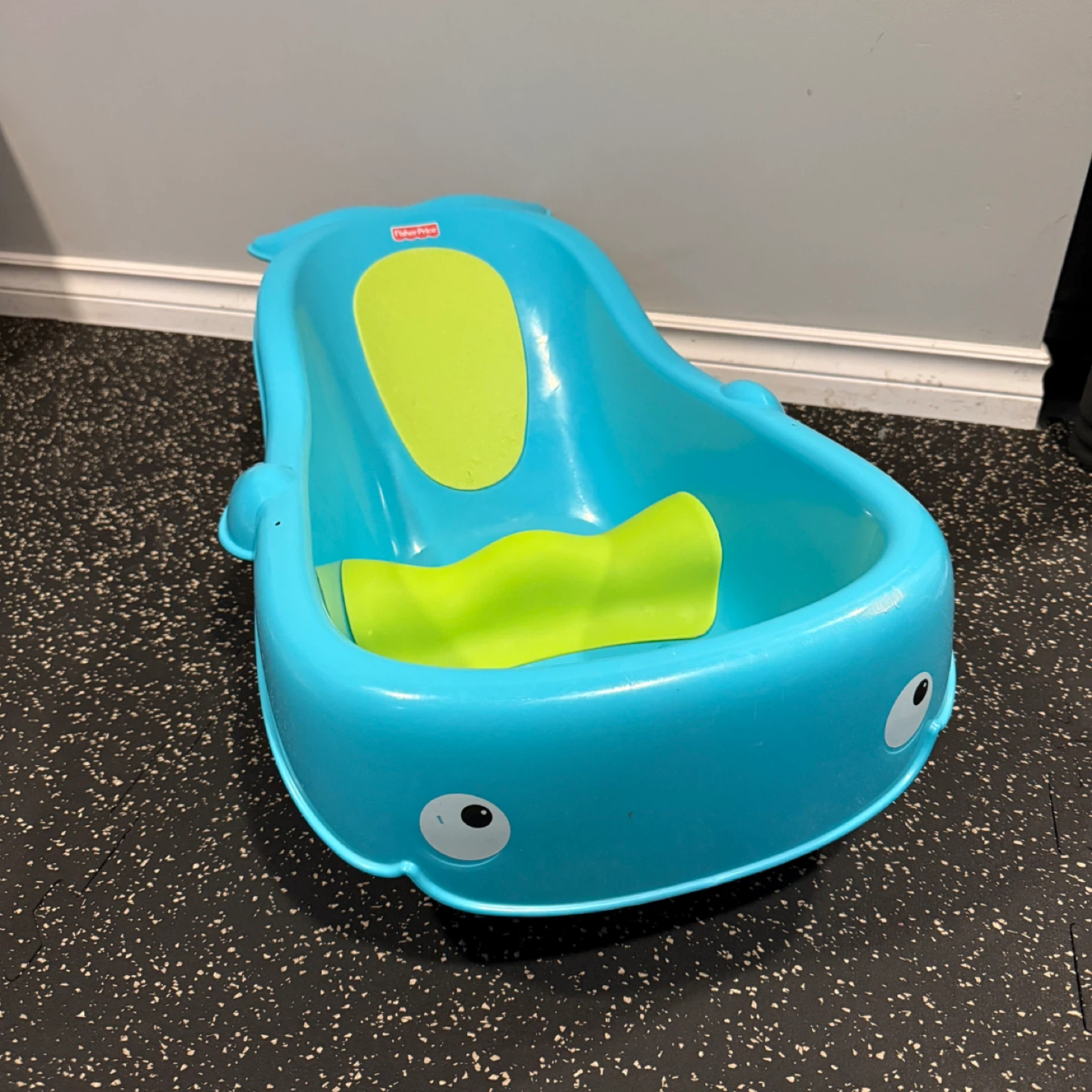 Fisher-Price Whale Baby Bath Tub