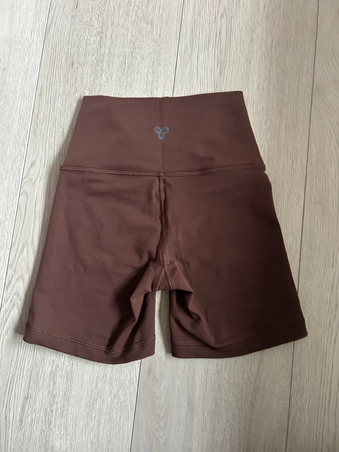 These are TNA Aritzia Butter Atmosphere High-Rise shorts - photo 2