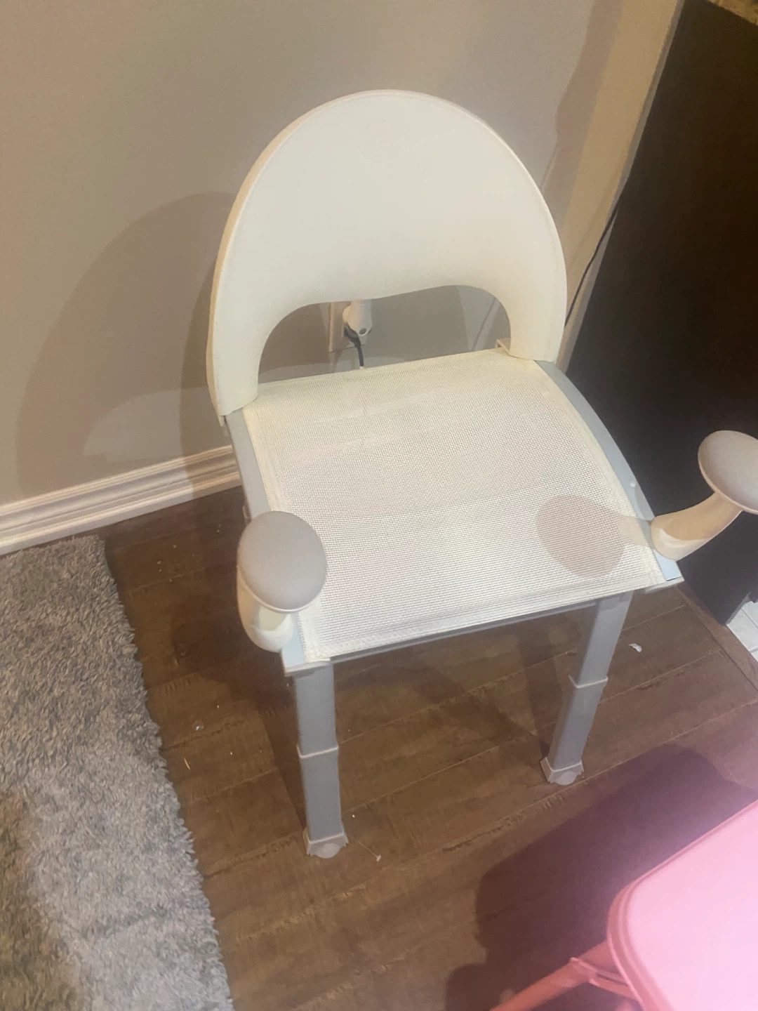 White Bath Chair with Arms - photo 2