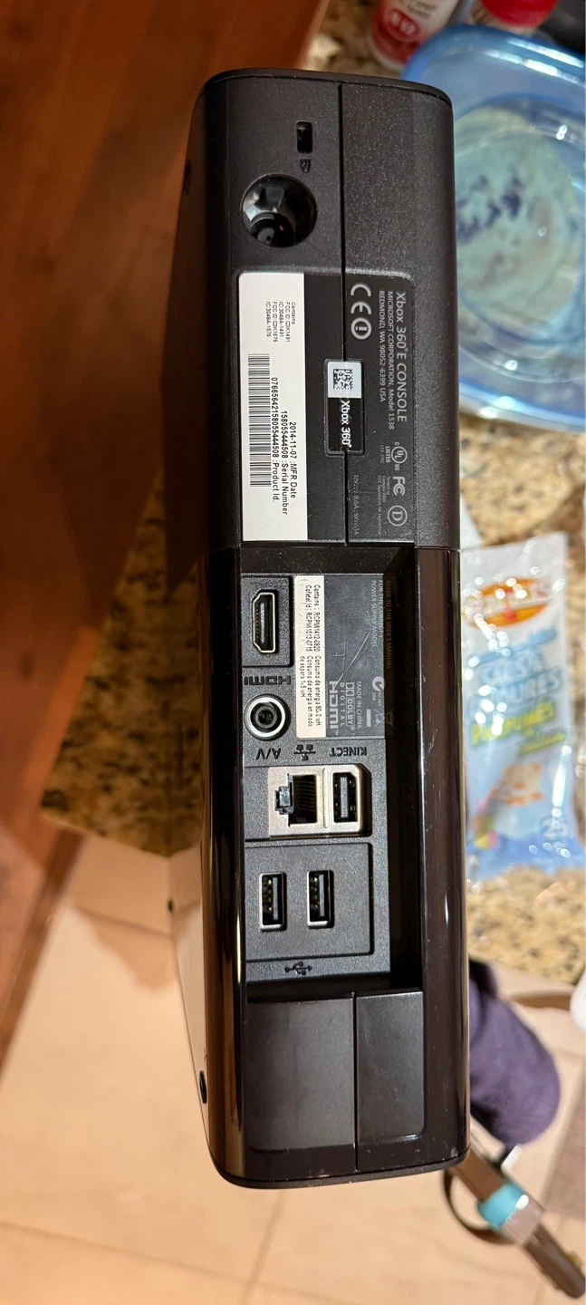 Xbox 360 (Read description) - photo 3