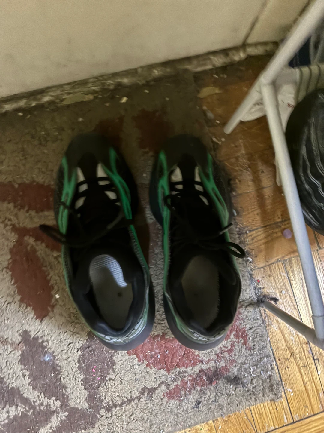 Yeezy 700 v3 glow in the dark size 9 - photo 4