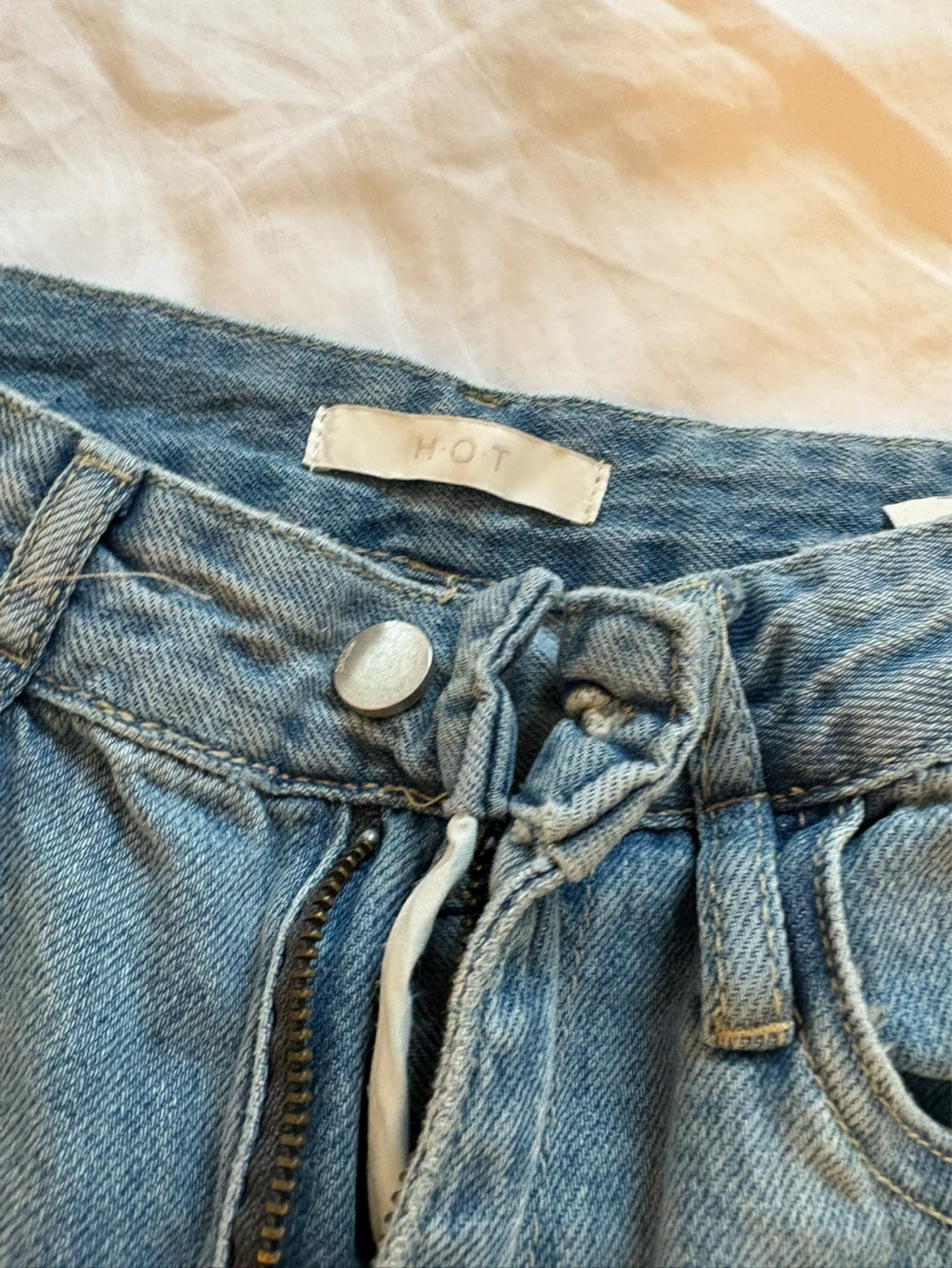 BRAND NEW - Small HOT Distressed Light Wash Wide Leg Jeans - photo 3