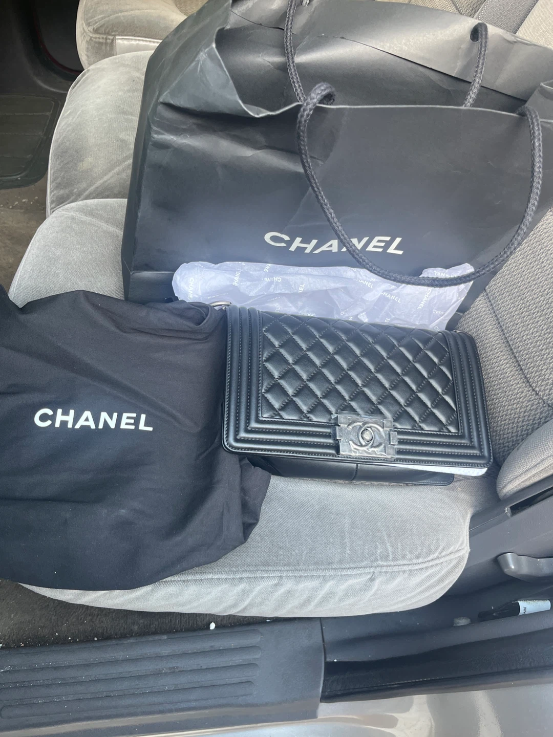 Chanel Black Quilted Leather Shoulder Bag - photo 2