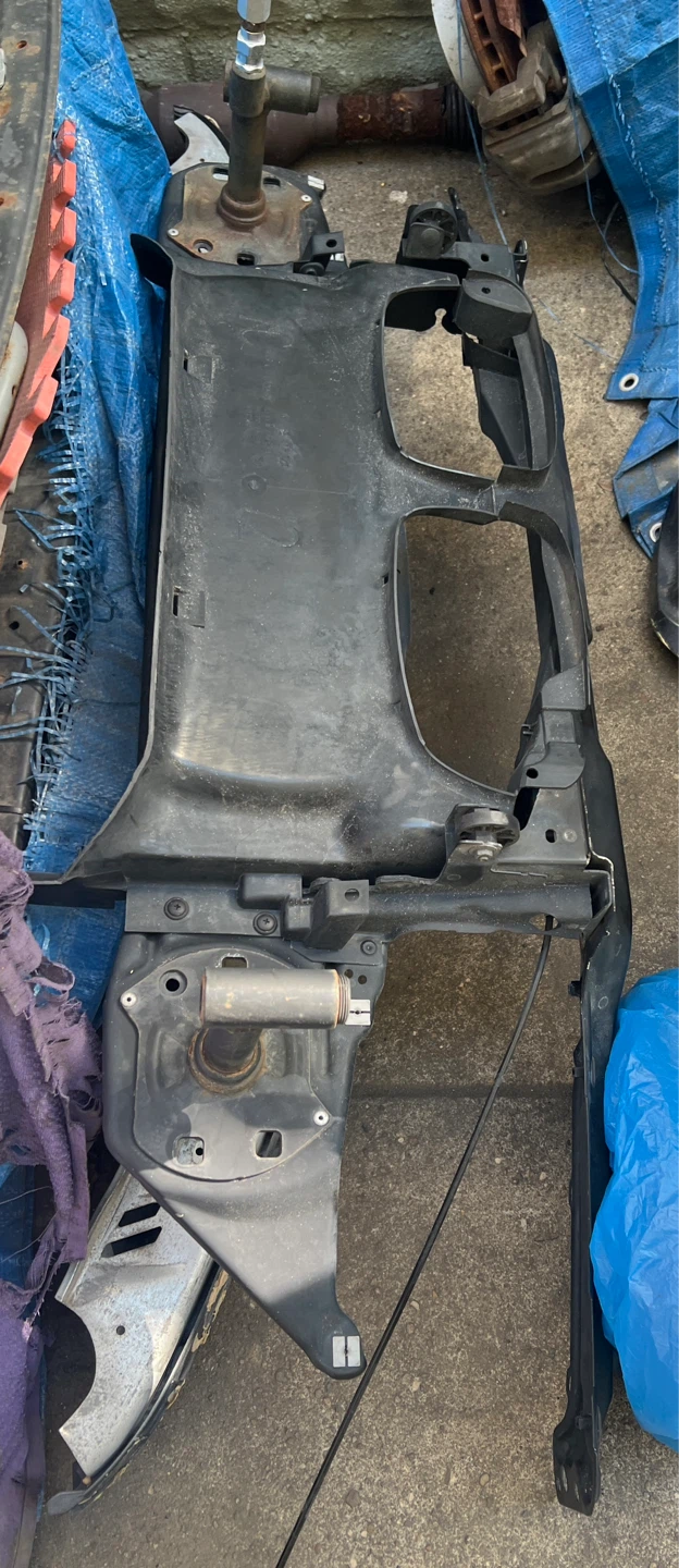 BMW E46 bumper support