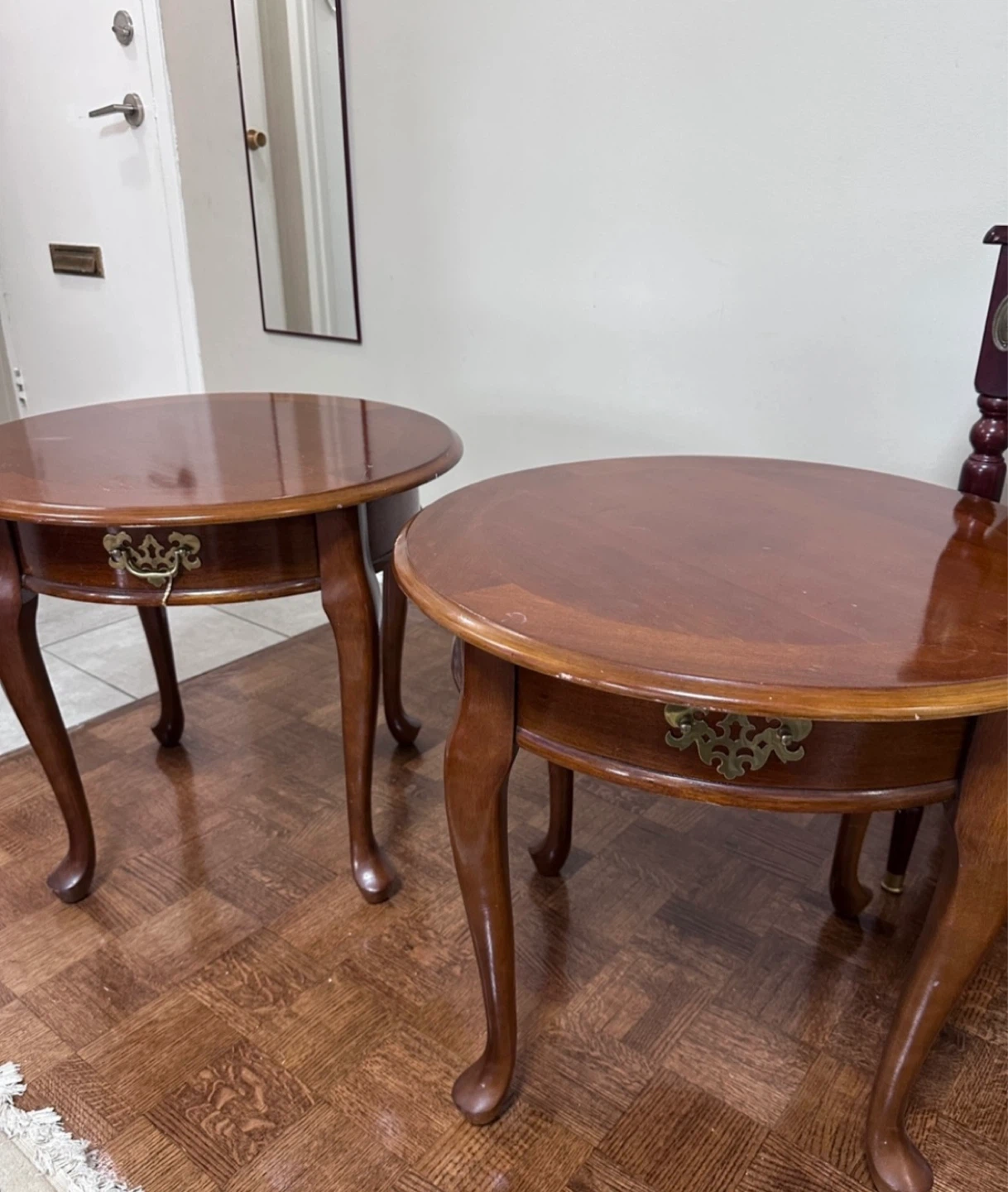 Set of 2 Wooden Round Accent Tables