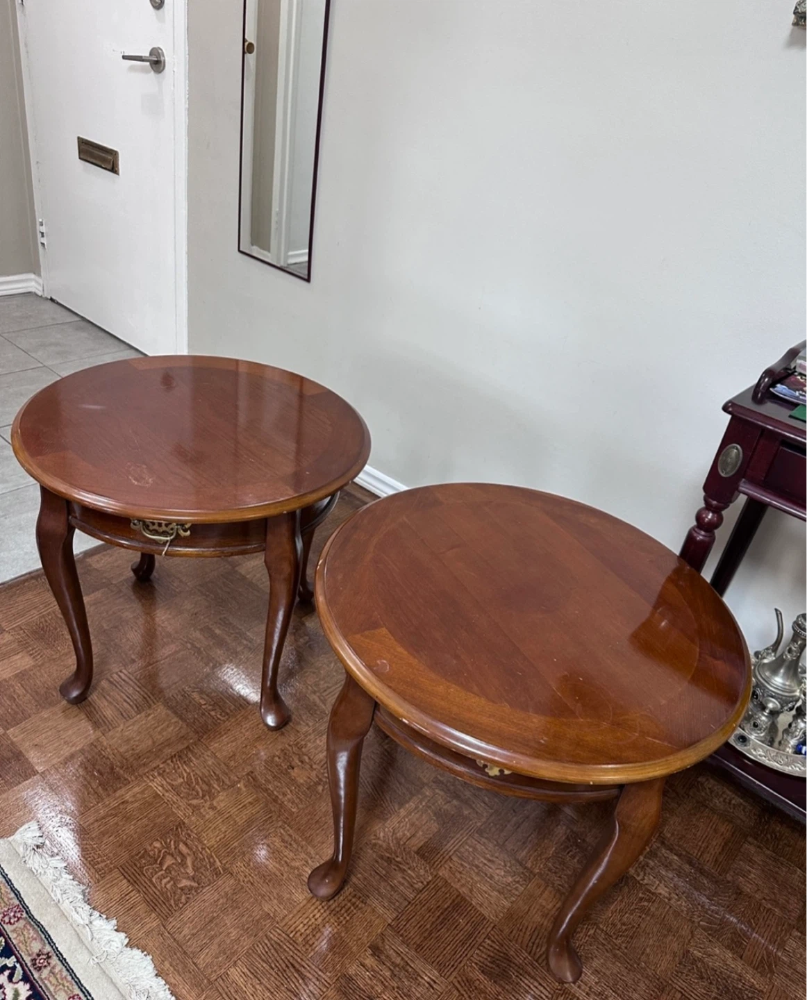 Set of 2 Wooden Round Accent Tables - photo 2