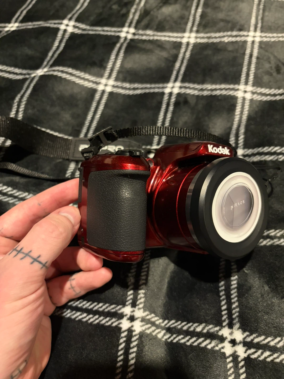 Kodak Digital Camera + Camera Bag and Memory Card - photo 2