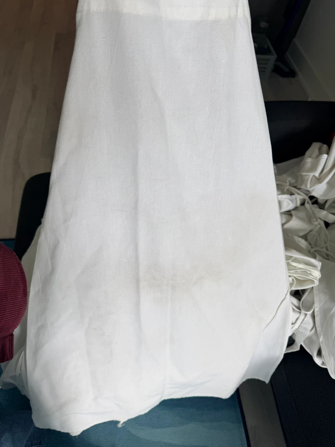 Moving out White Aprons 18 rolls - photo 2
