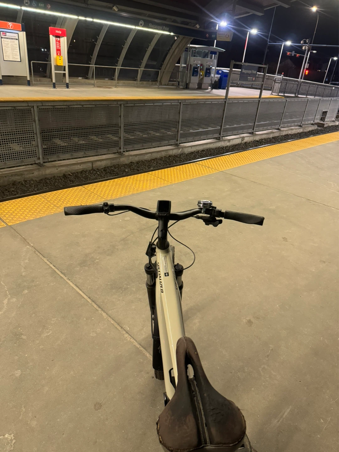 Specialized Vado Electric Bike - White - photo 4