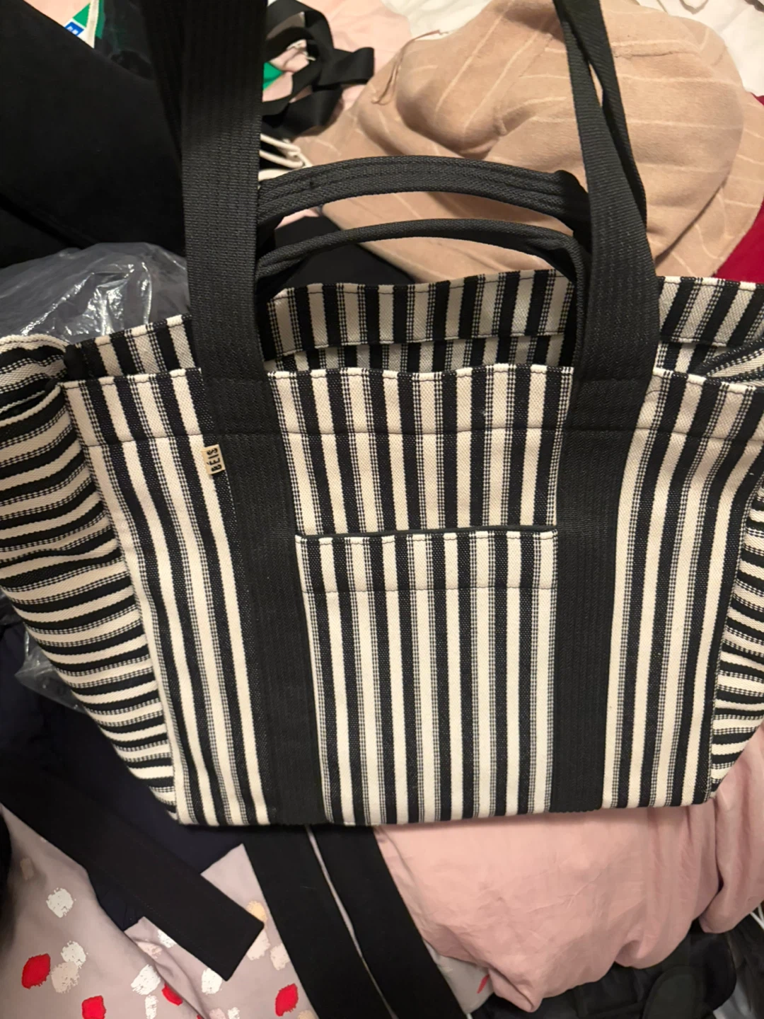 Beis tote bags