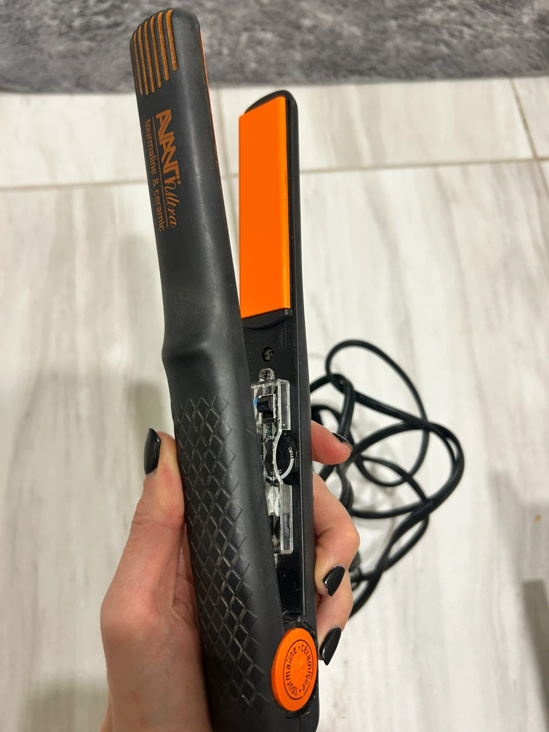 AVANTi Ultra Tourmaline Ceramic Hair Straightener
