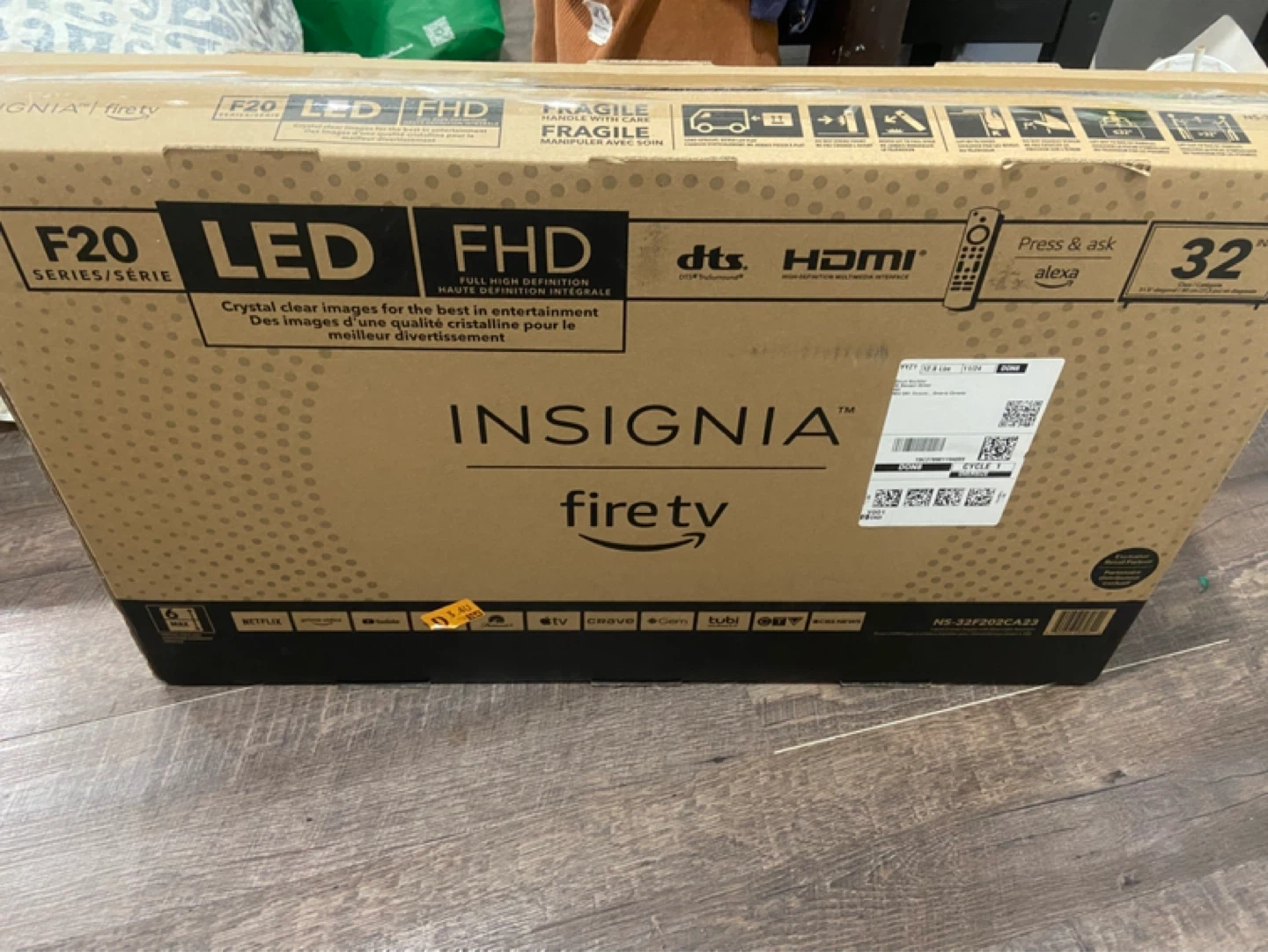 Insignia 32" FHD LED Fire TV - photo 3
