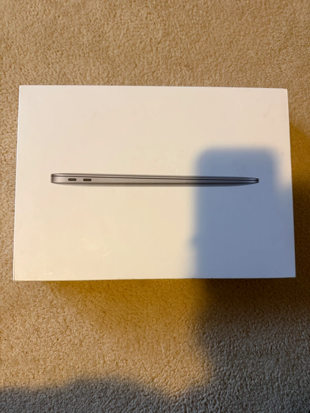 MACBOOK (does not turn on)