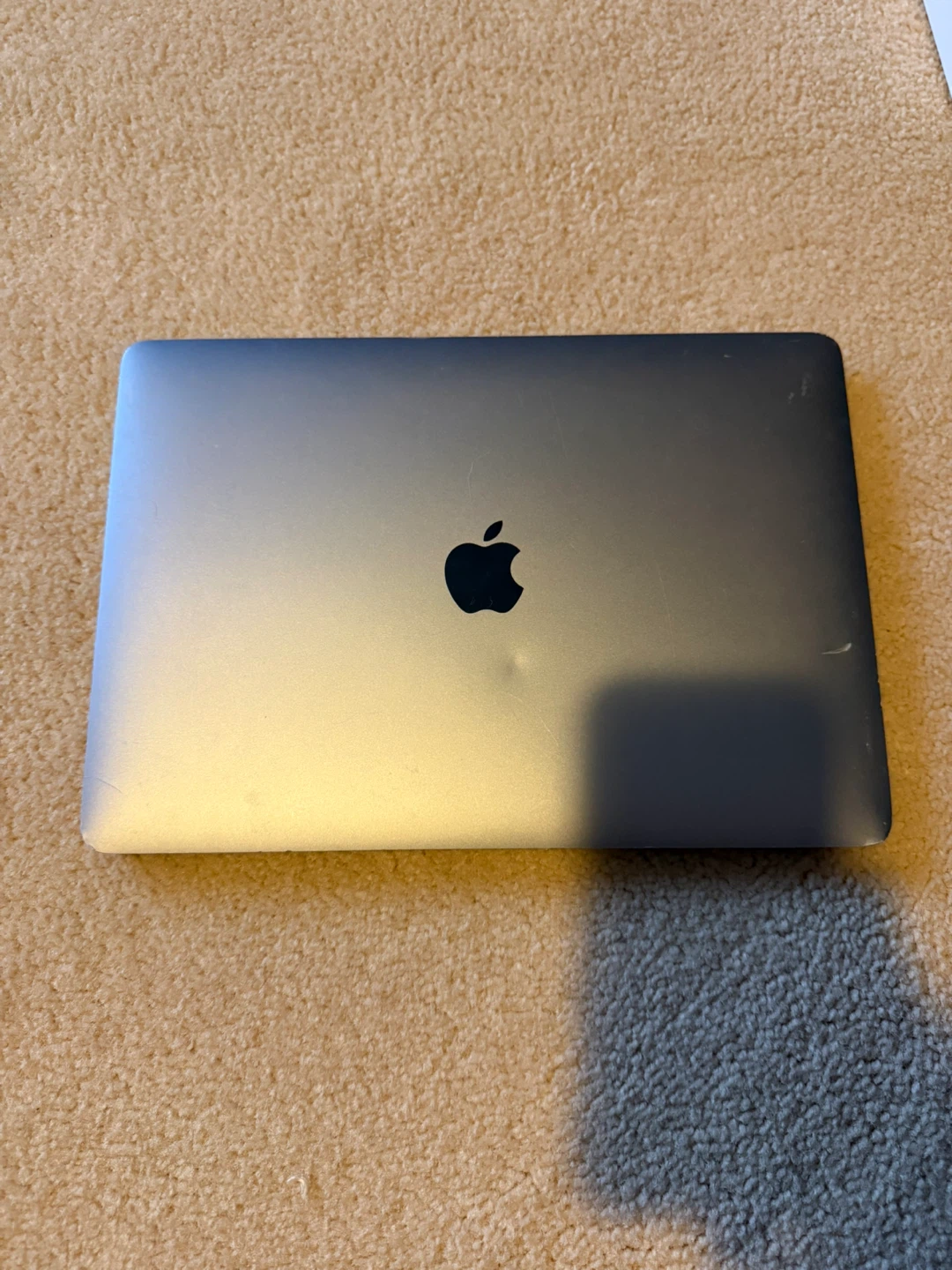 MACBOOK (does not turn on) - photo 2