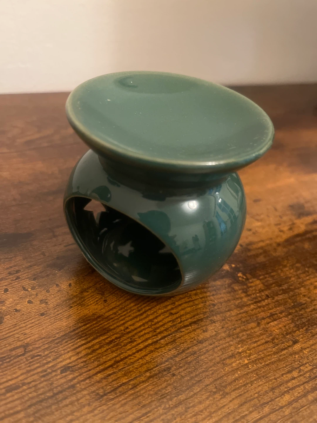 Green Ceramic Star Cutout Oil Burner