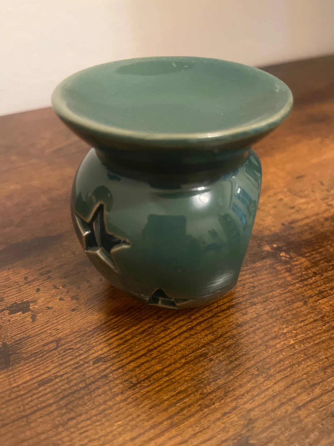 Green Ceramic Star Cutout Oil Burner - photo 2