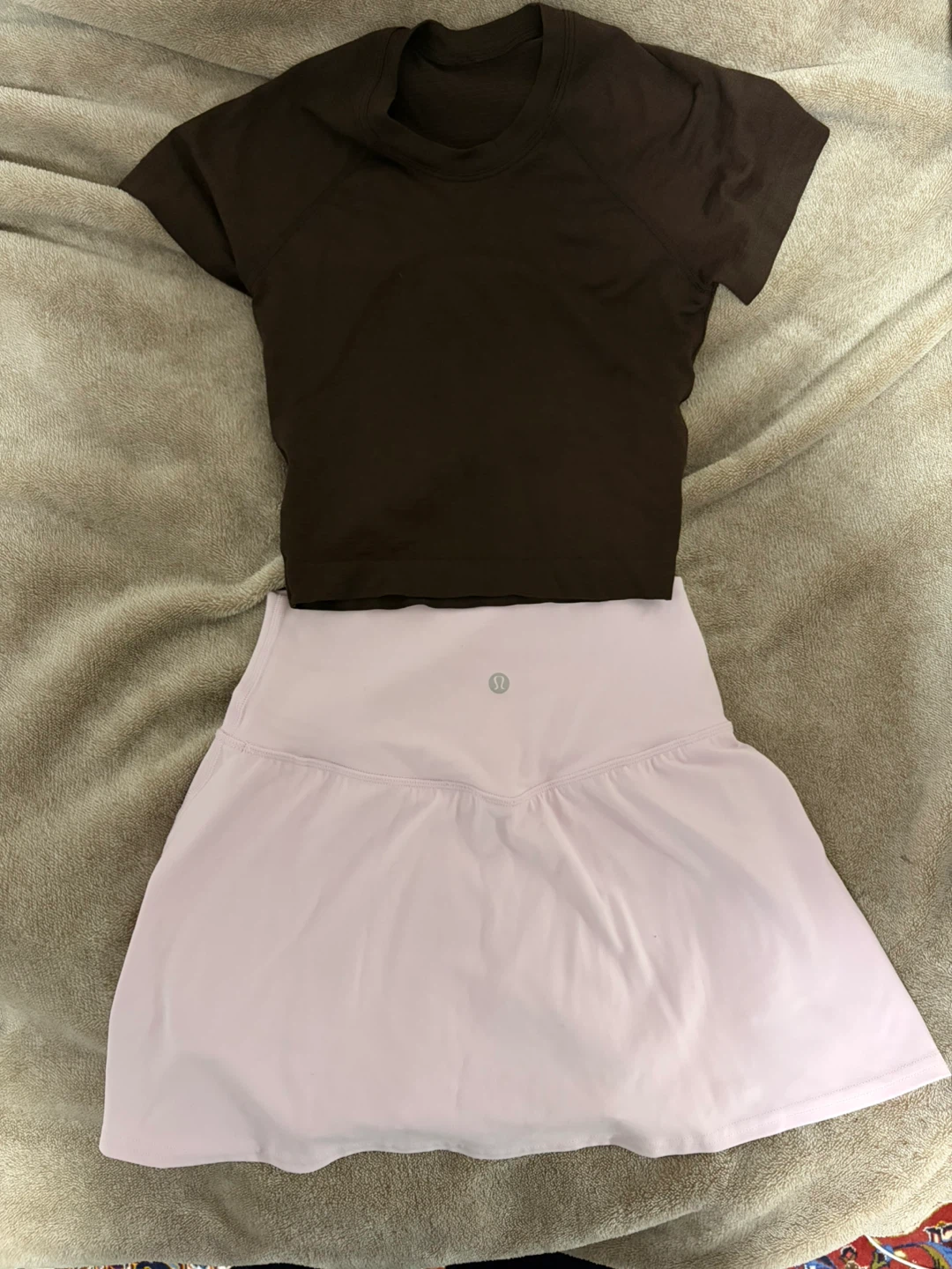 Lululemon bundle - keychains, clothing need gone - photo 5