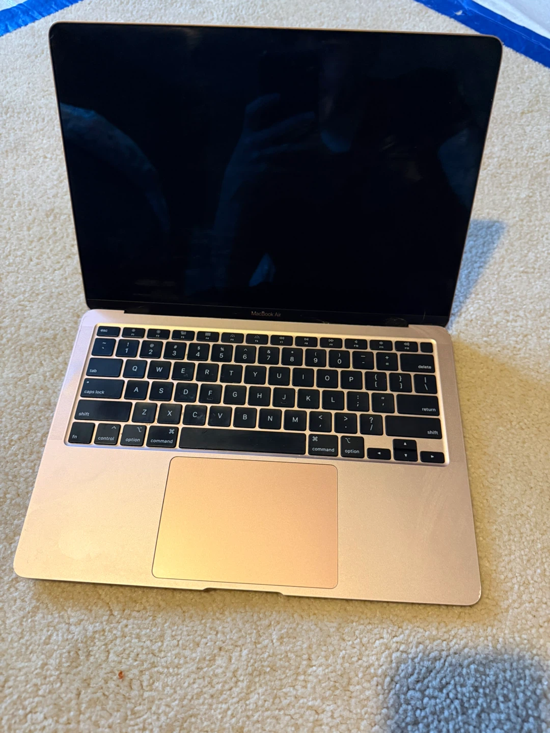 MACBOOK (does not turn on) - photo 2