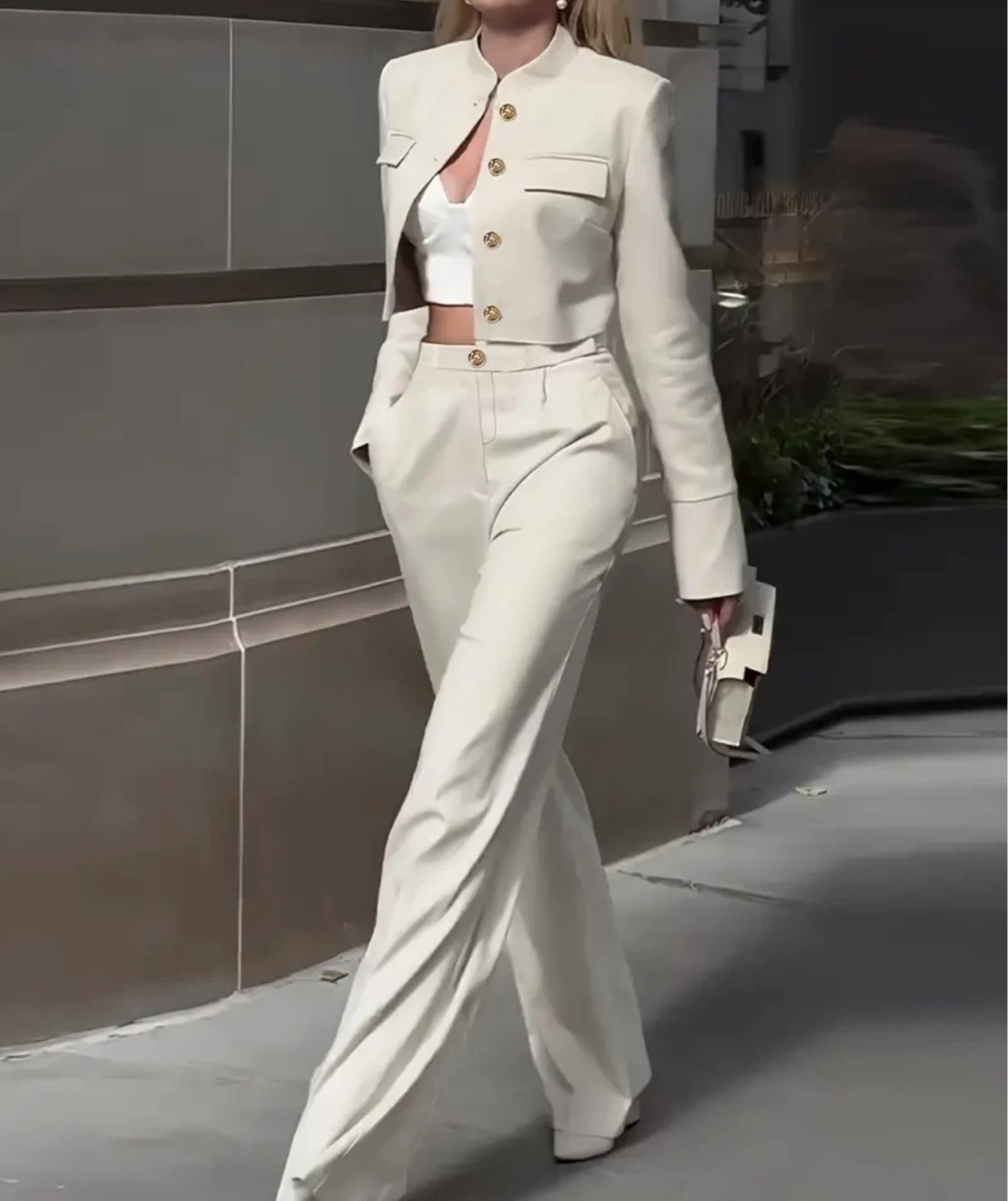 New Women's Cream Blazer and Pants Set - photo 3