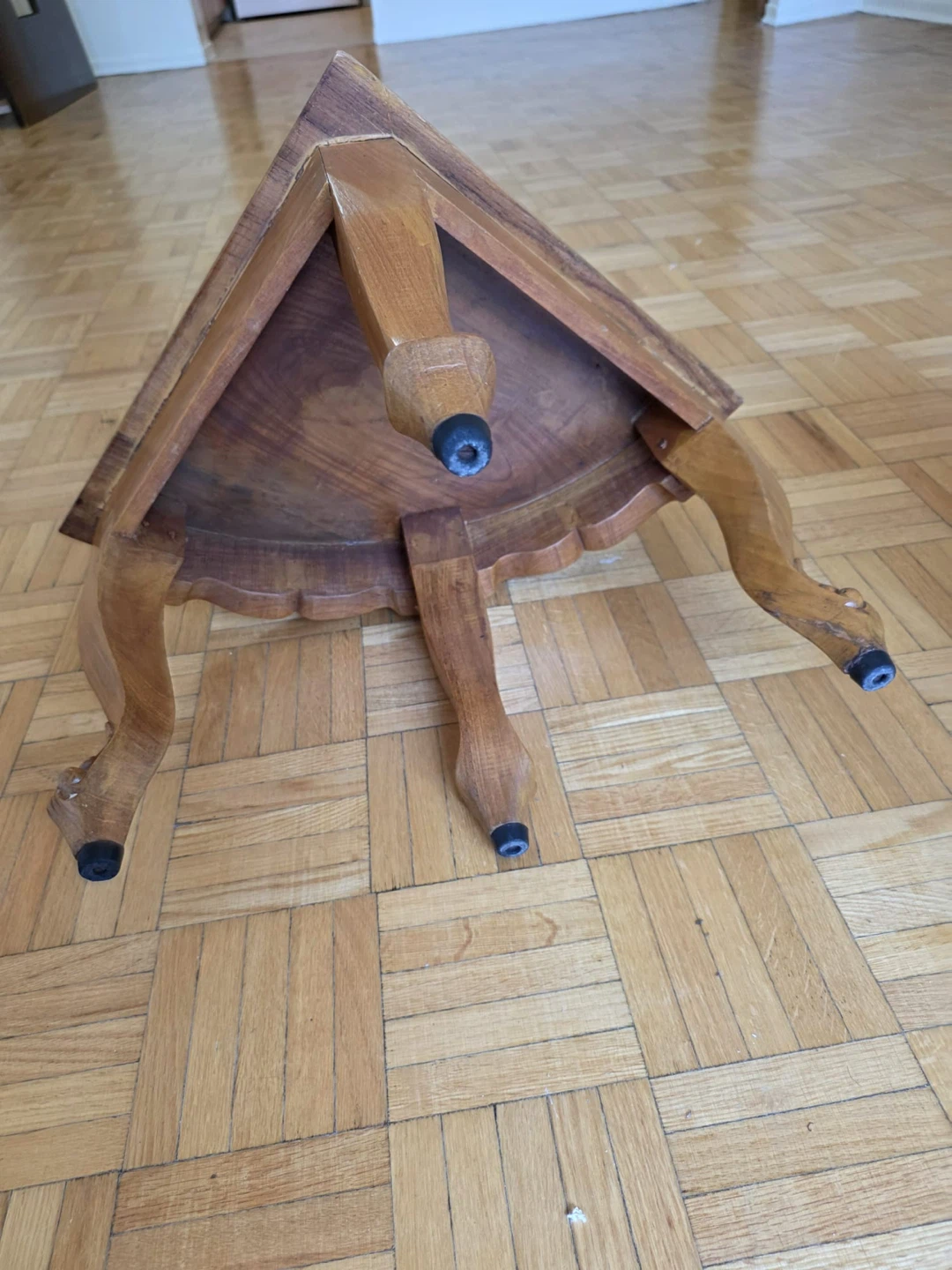 Vintage Wooden Corner Table with Carved Details - photo 5