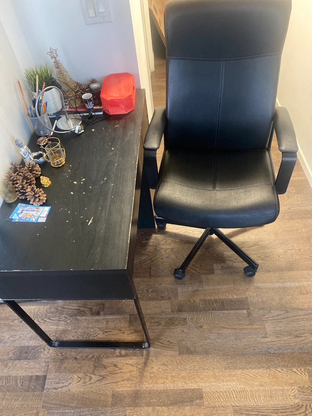 Black Faux Leather Office Chair & table