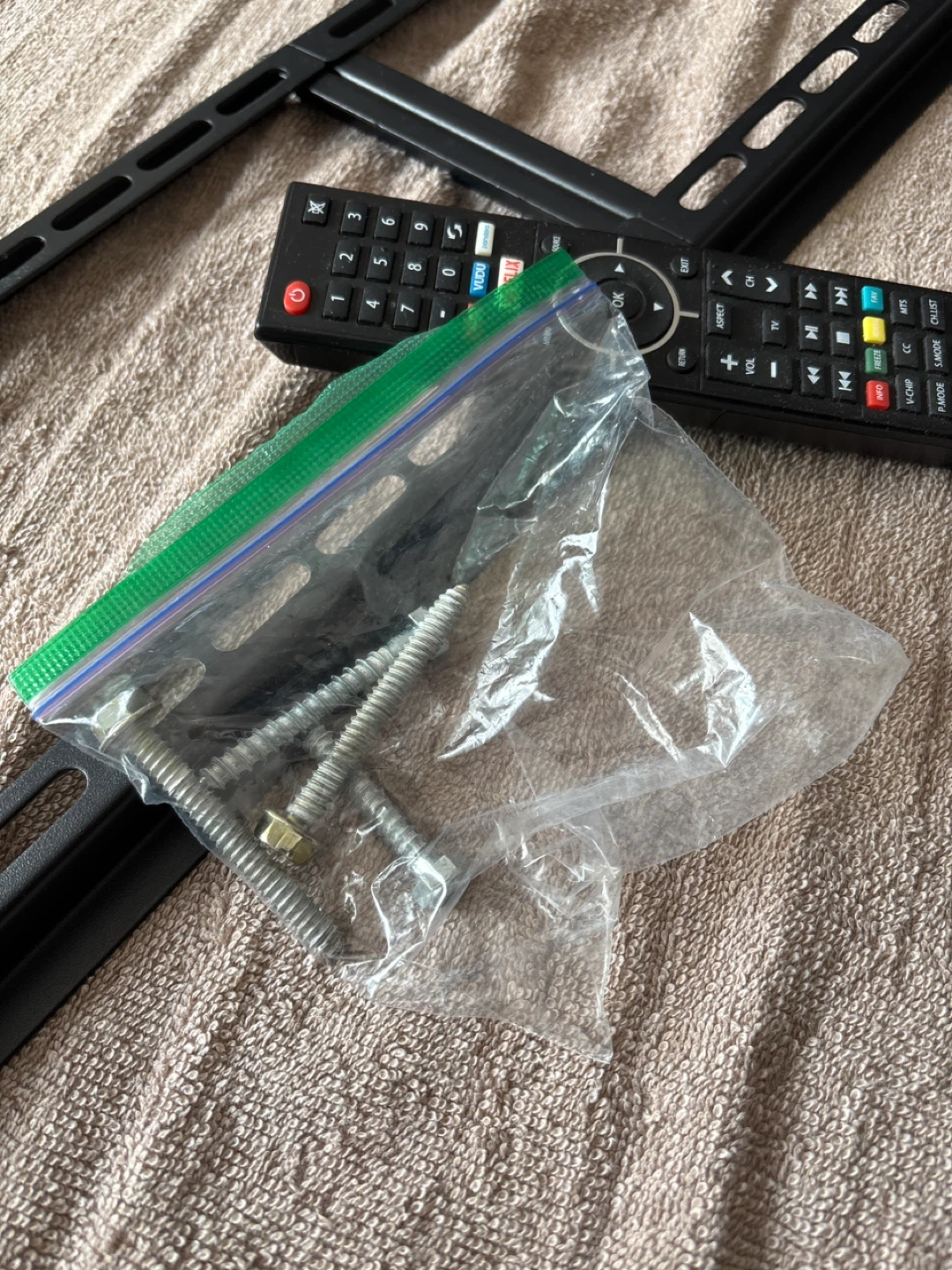 60” RCA Virtuoso Smart TV with Remote and Mount - photo 4