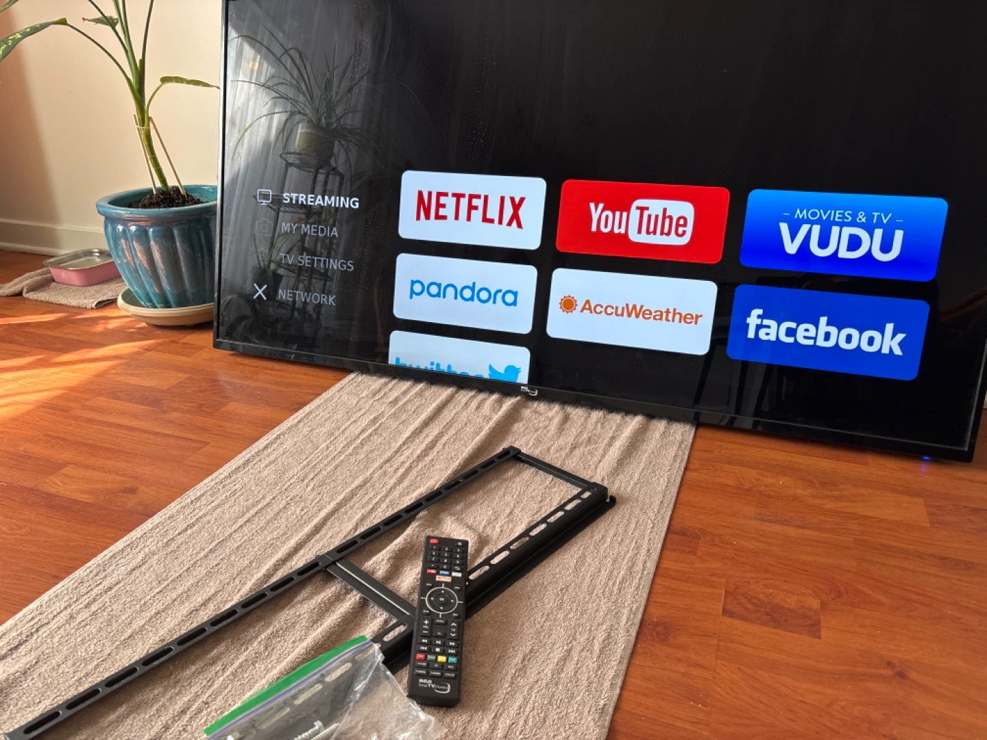 60” RCA Virtuoso Smart TV with Remote and Mount - photo 5