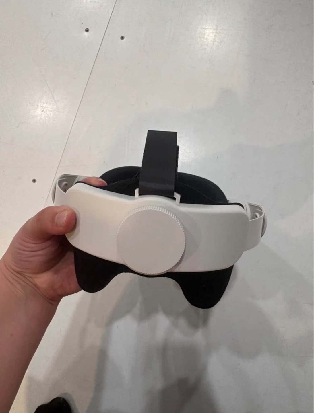 Meta Quest 2 VR Headset and Controllers - photo 2
