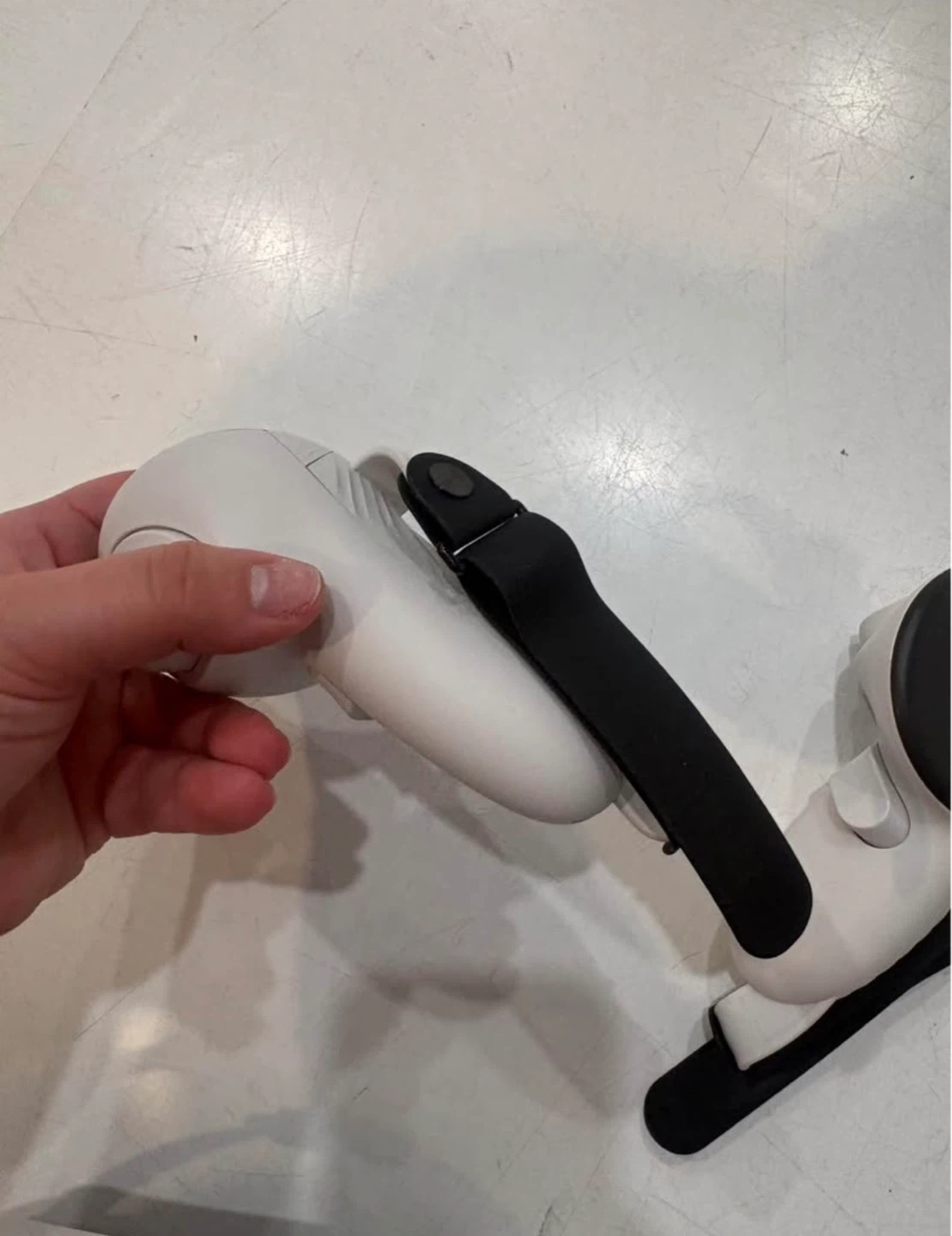 Meta Quest 2 VR Headset and Controllers - photo 4
