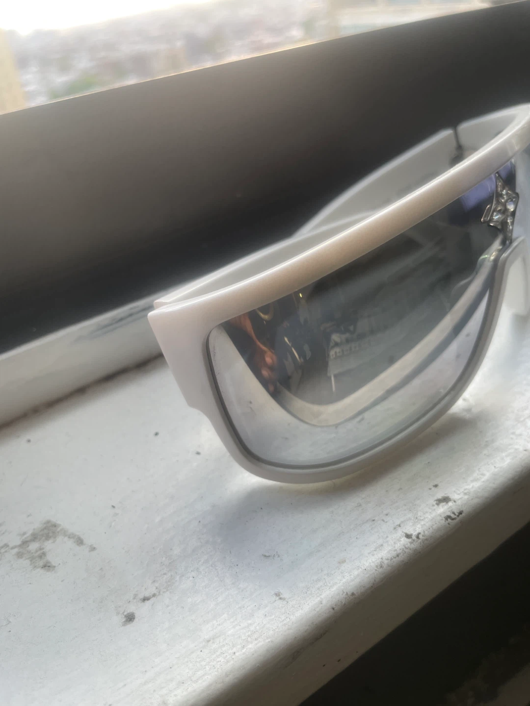 Louis Vuitton WHITE Cyclops Mask Sunglasses - photo 4