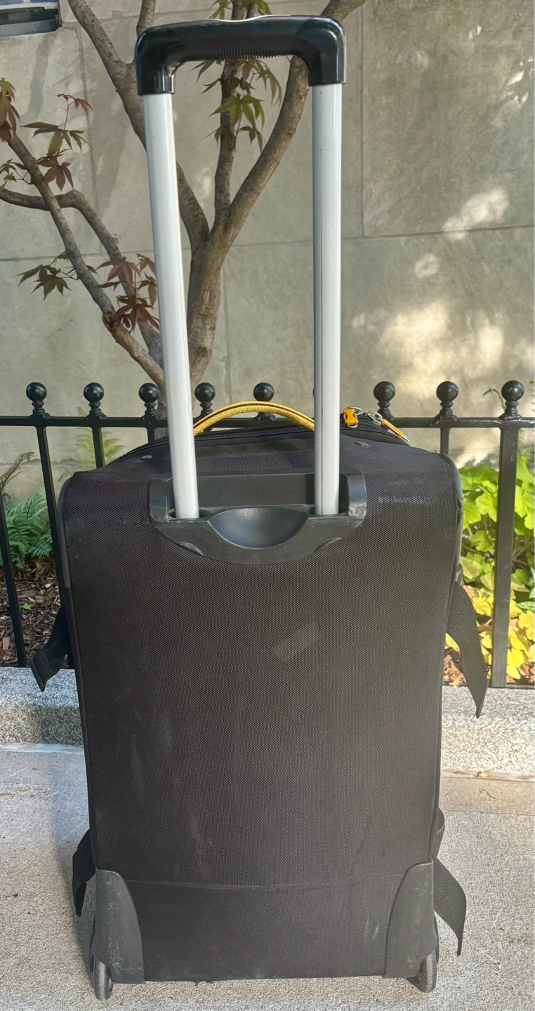 Lucas Rolling Suitcase - Black & Grey - photo 4