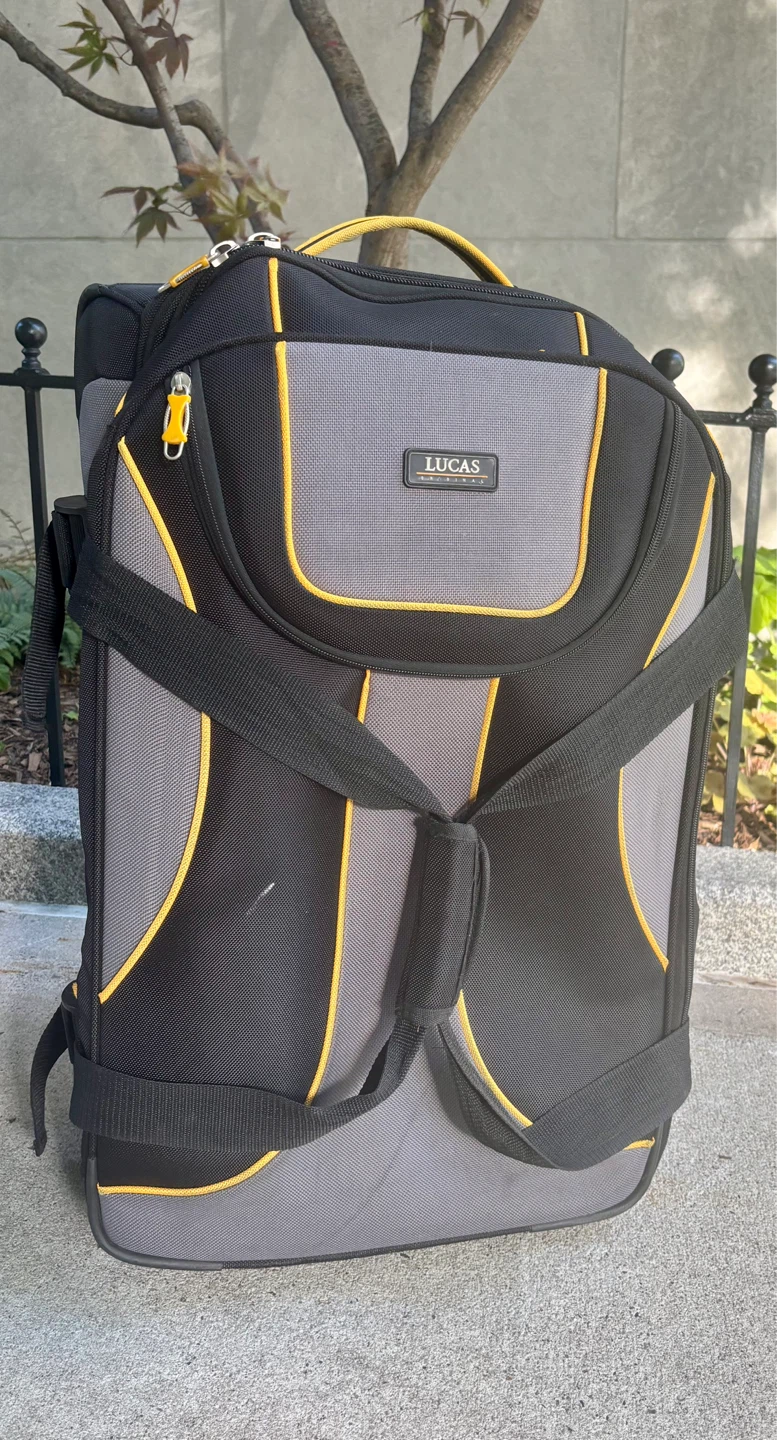 Lucas Rolling Suitcase - Black & Grey