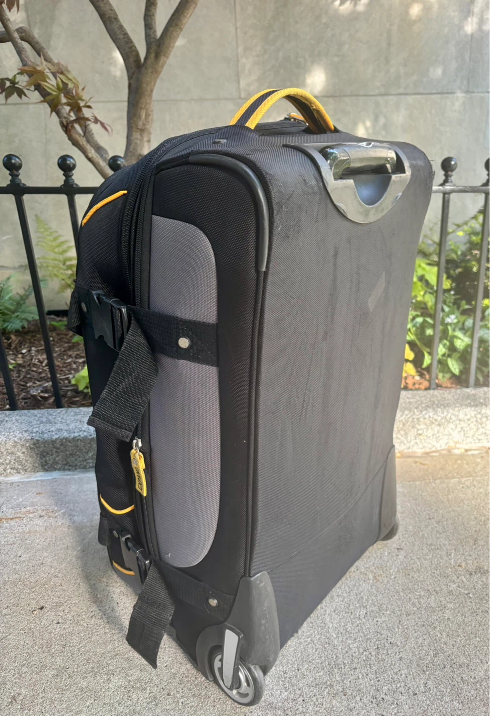 Lucas Rolling Suitcase - Black & Grey - photo 3