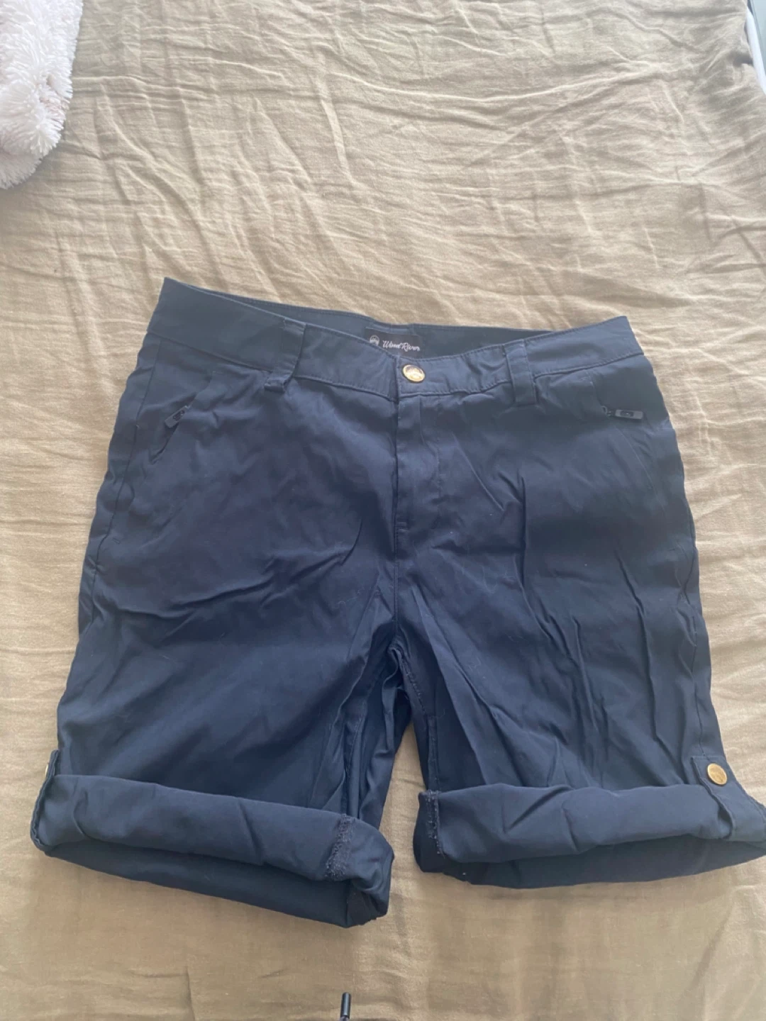 Women’s Wind River Black Zipper Pocket Shorts
