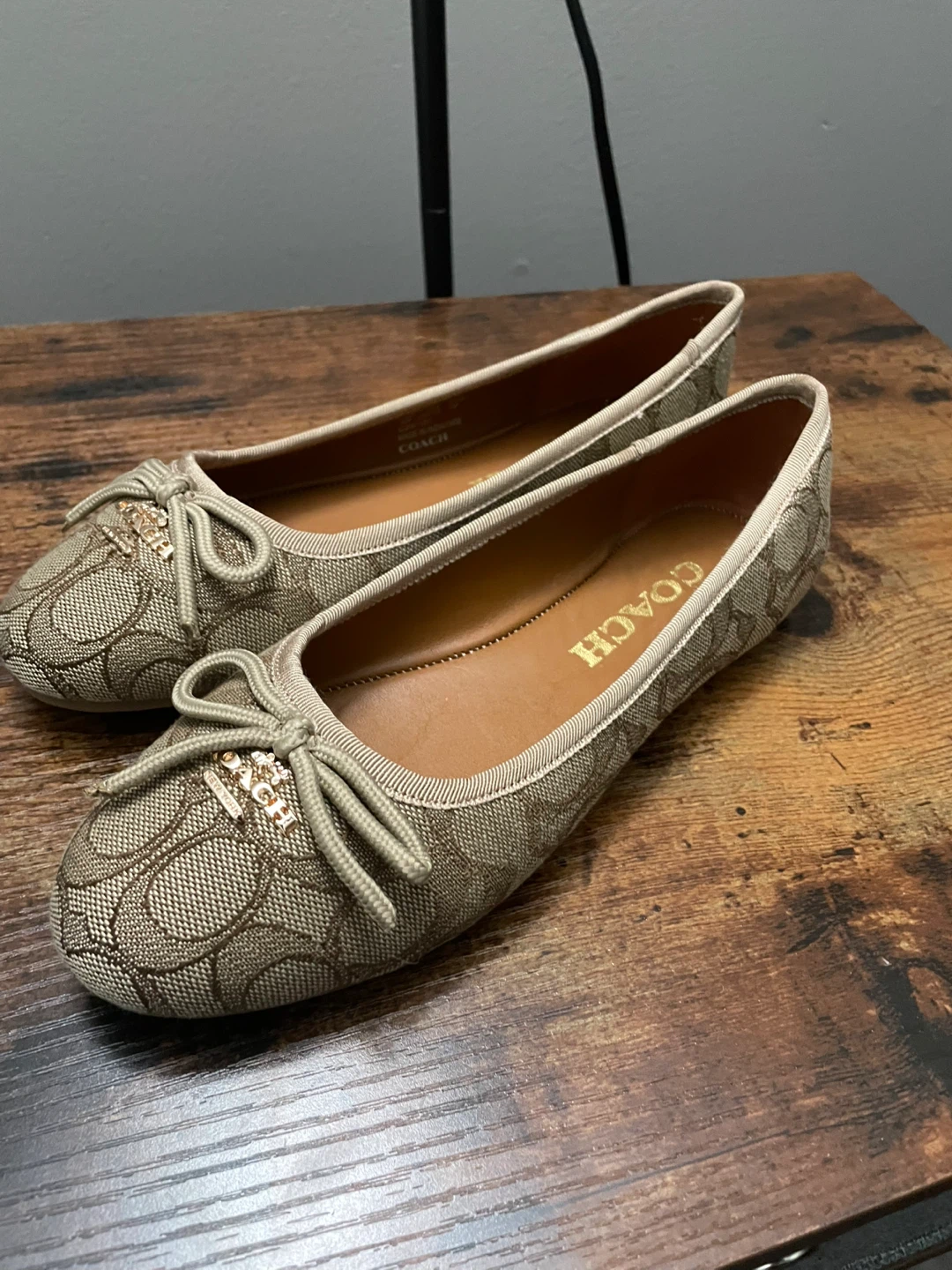 Coach Signature Ballet Flats Size 6.5 - photo 4