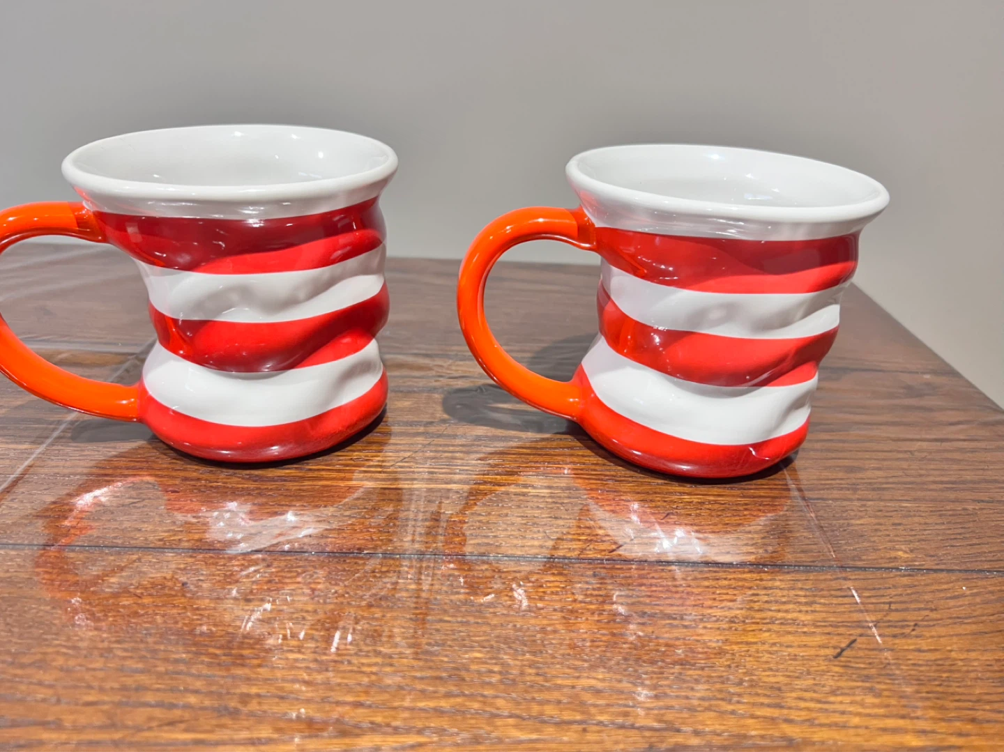 Cat in the hat mugs - photo 3