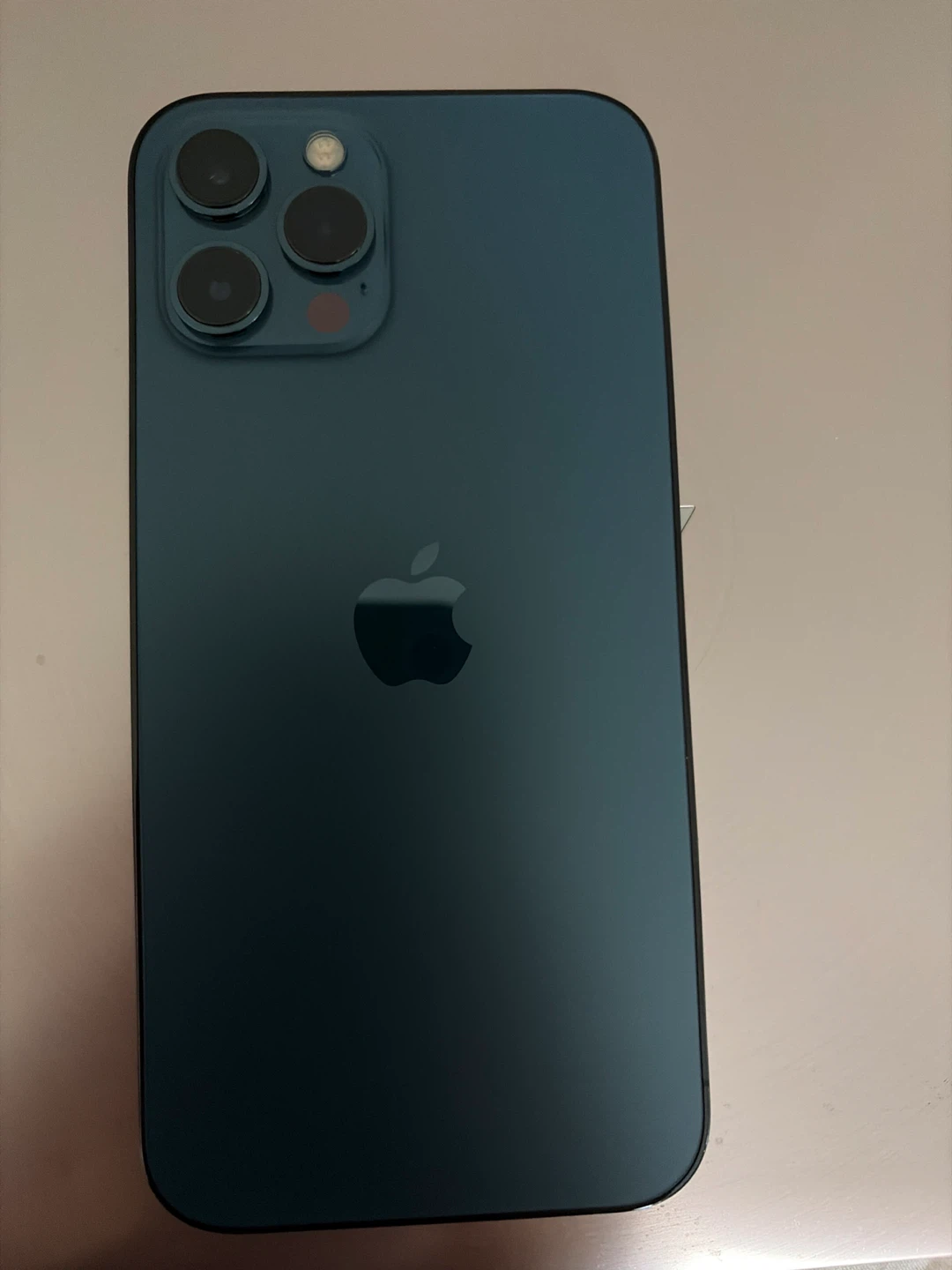 iPhone 12 Pro Max - photo 2