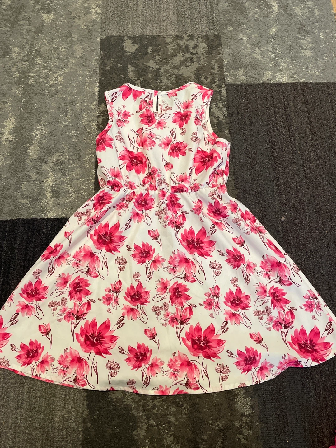 Dress and cardigan size 7 - photo 3
