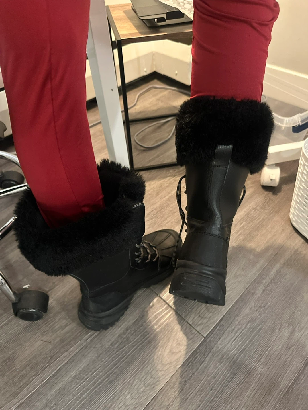 Ugg Women's Black Winter Boots Size 7 - photo 2