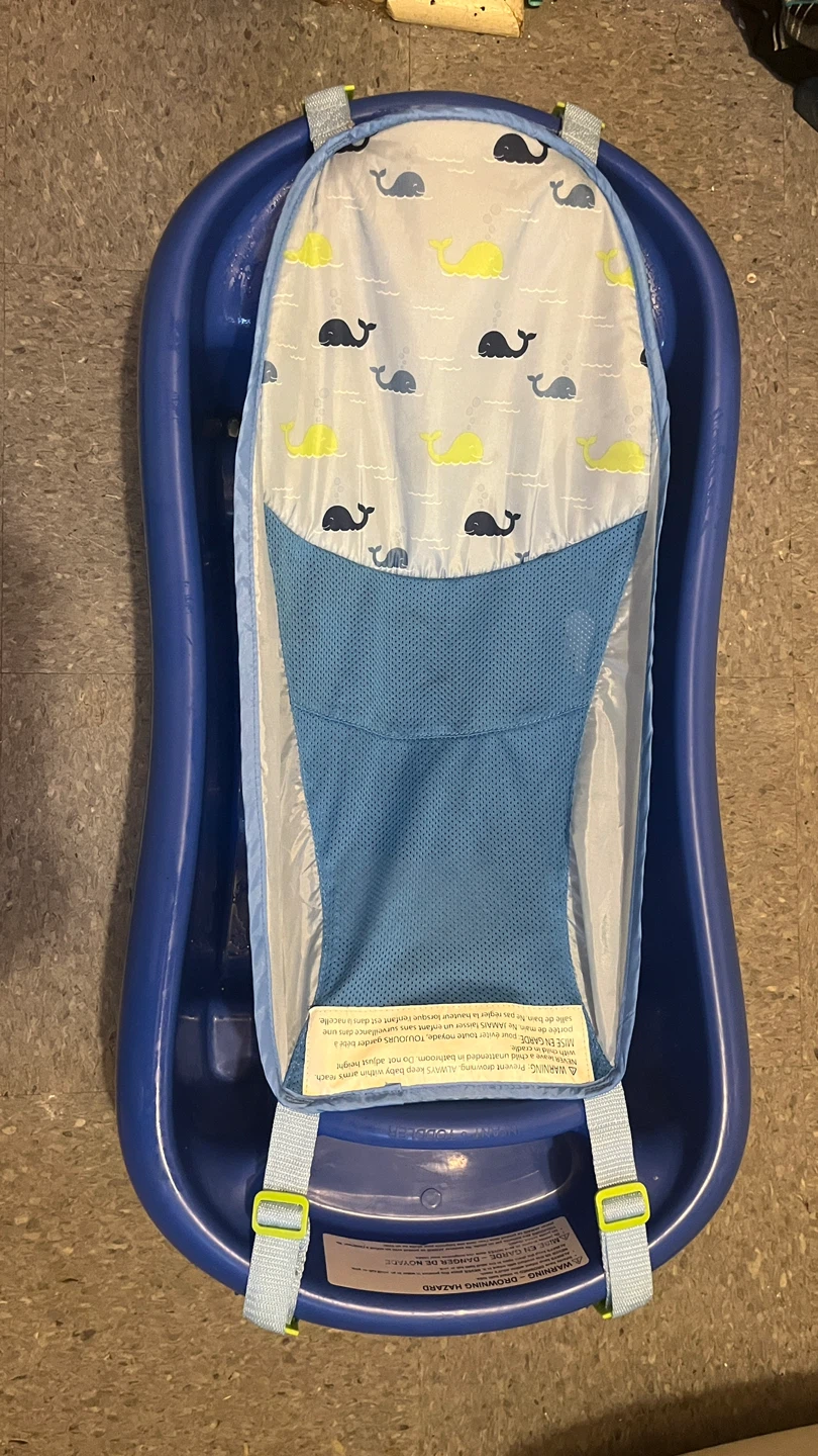 Blue Baby/Infant Bath Tub with newborn insert #Freecycle