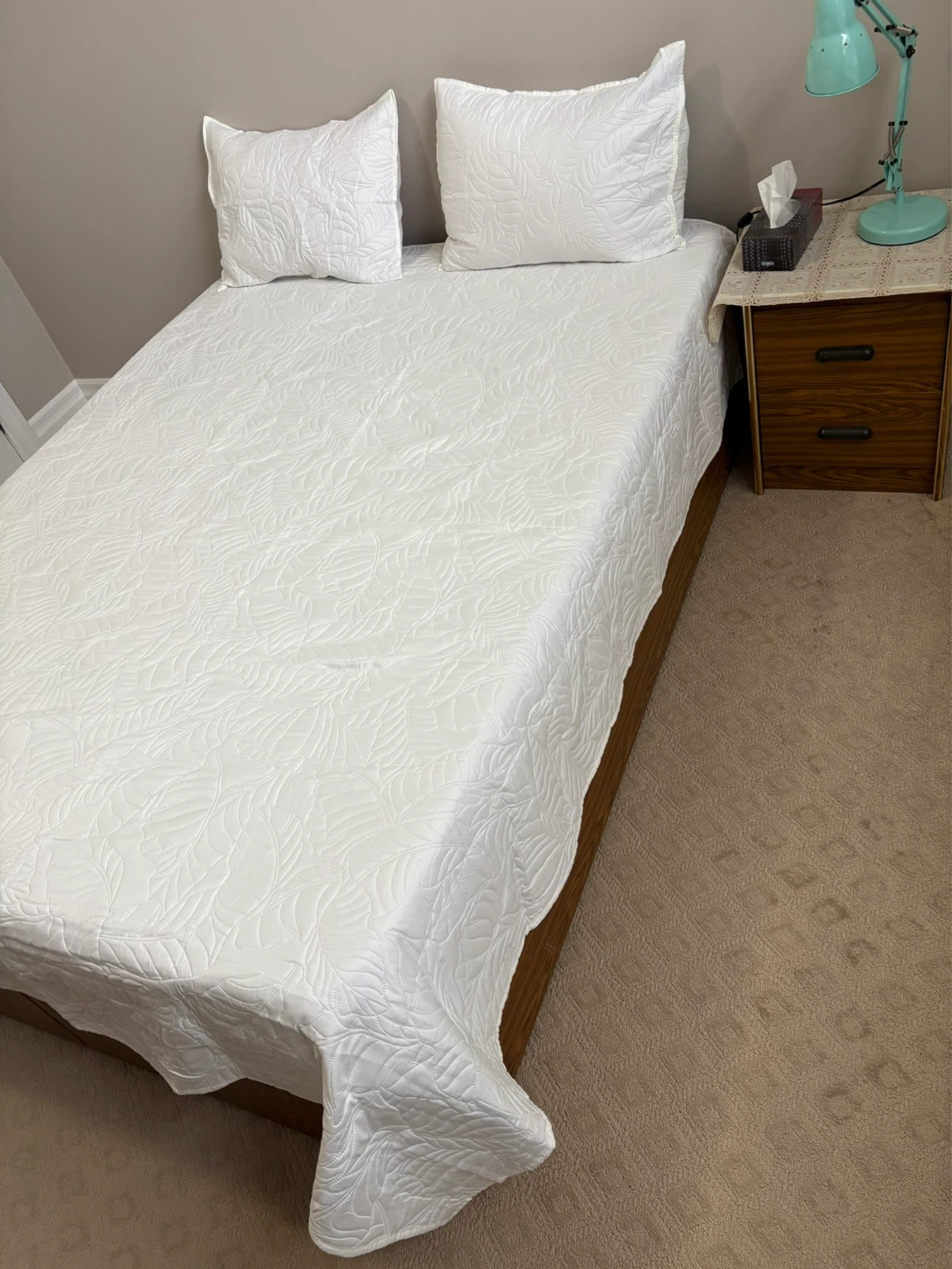 Queen box bed with 1 night table - photo 3