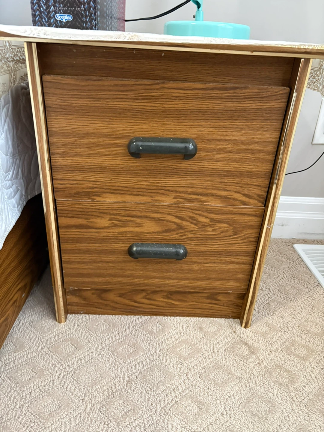 Queen box bed with 1 night table - photo 2