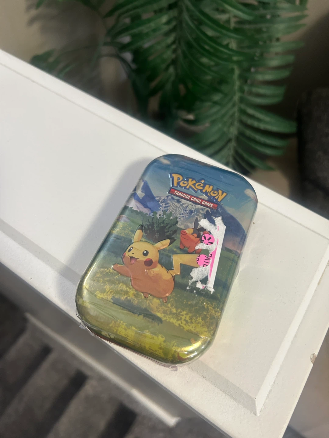 Pokémon Trading Card Game Tin