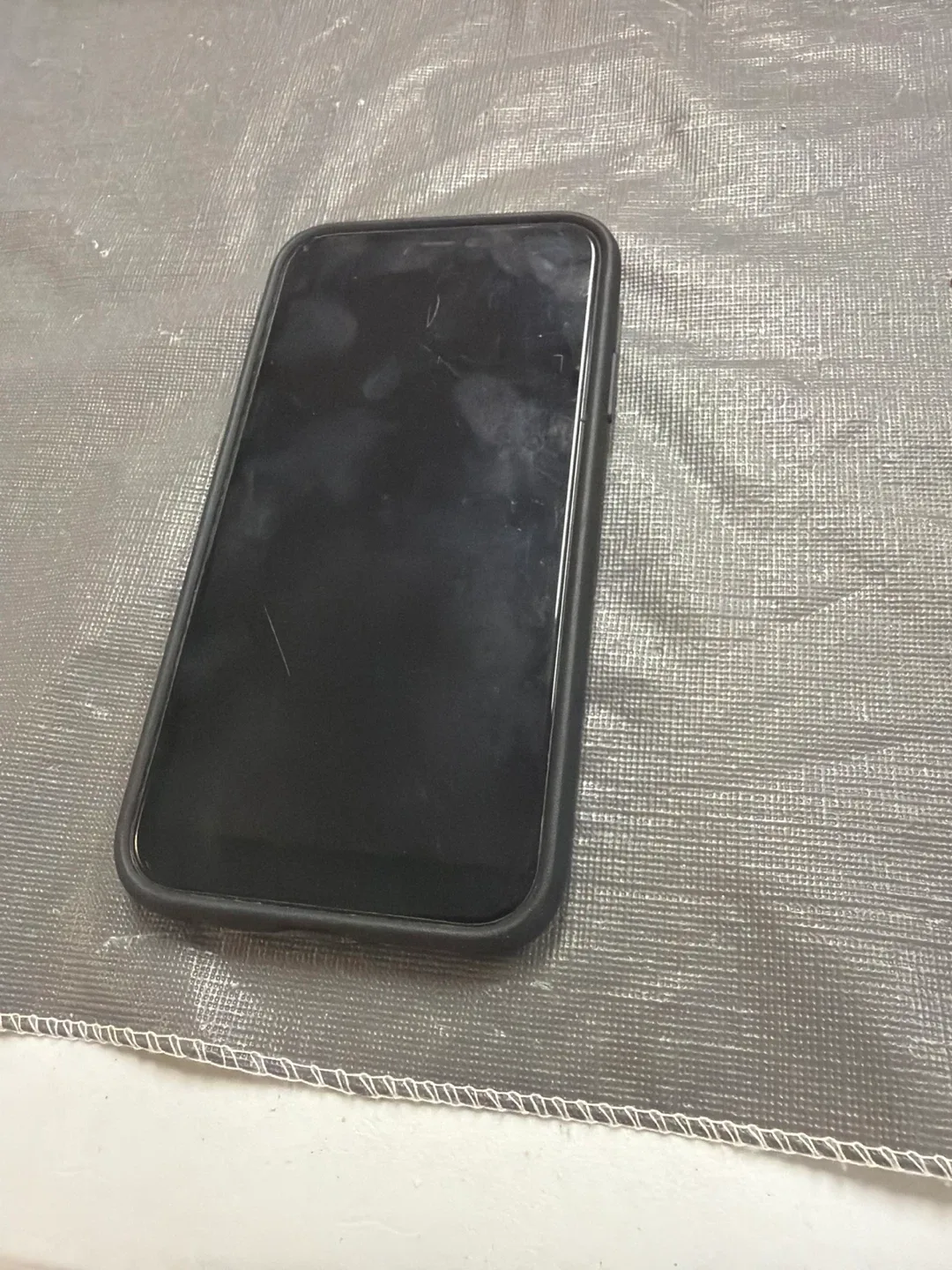 Apple iPhone 11 (Black)