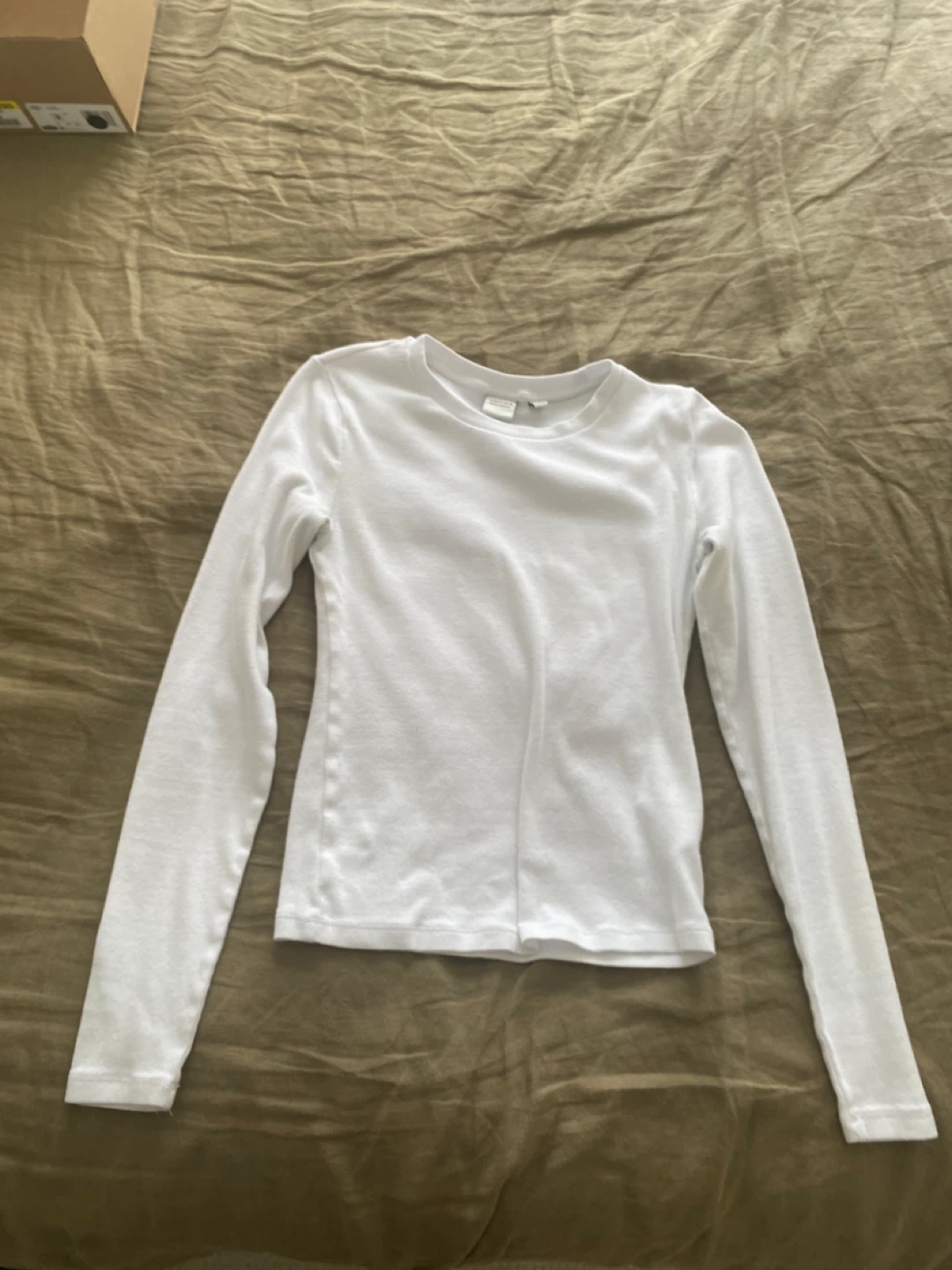 Aritzia White Long Sleeve Top