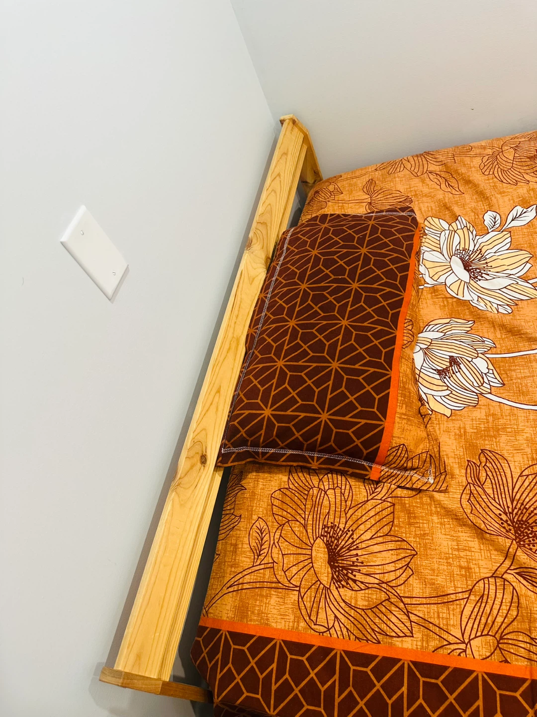 Wooden double Bed Frame with Mattress - photo 2