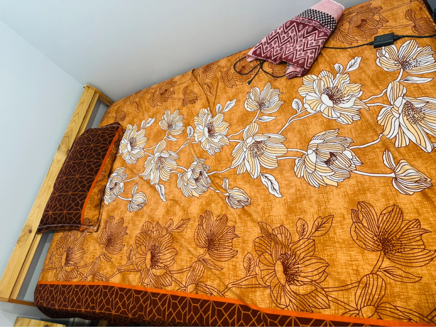 Wooden double Bed Frame with Mattress - photo 3