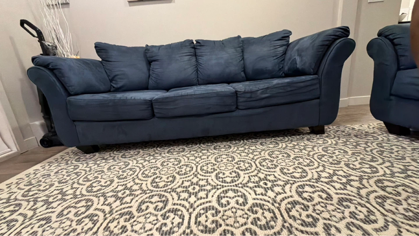 Couch .. Dark Blue Suede Loveseat - photo 2
