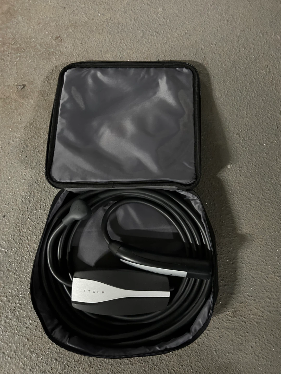 Tesla Mobile Connector with Carrying Case